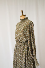 画像をギャラリービューアに読み込む, 70s Vintage tubed style paisley dress
